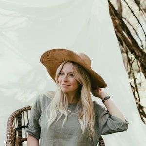 Meet your Posher, Caroline